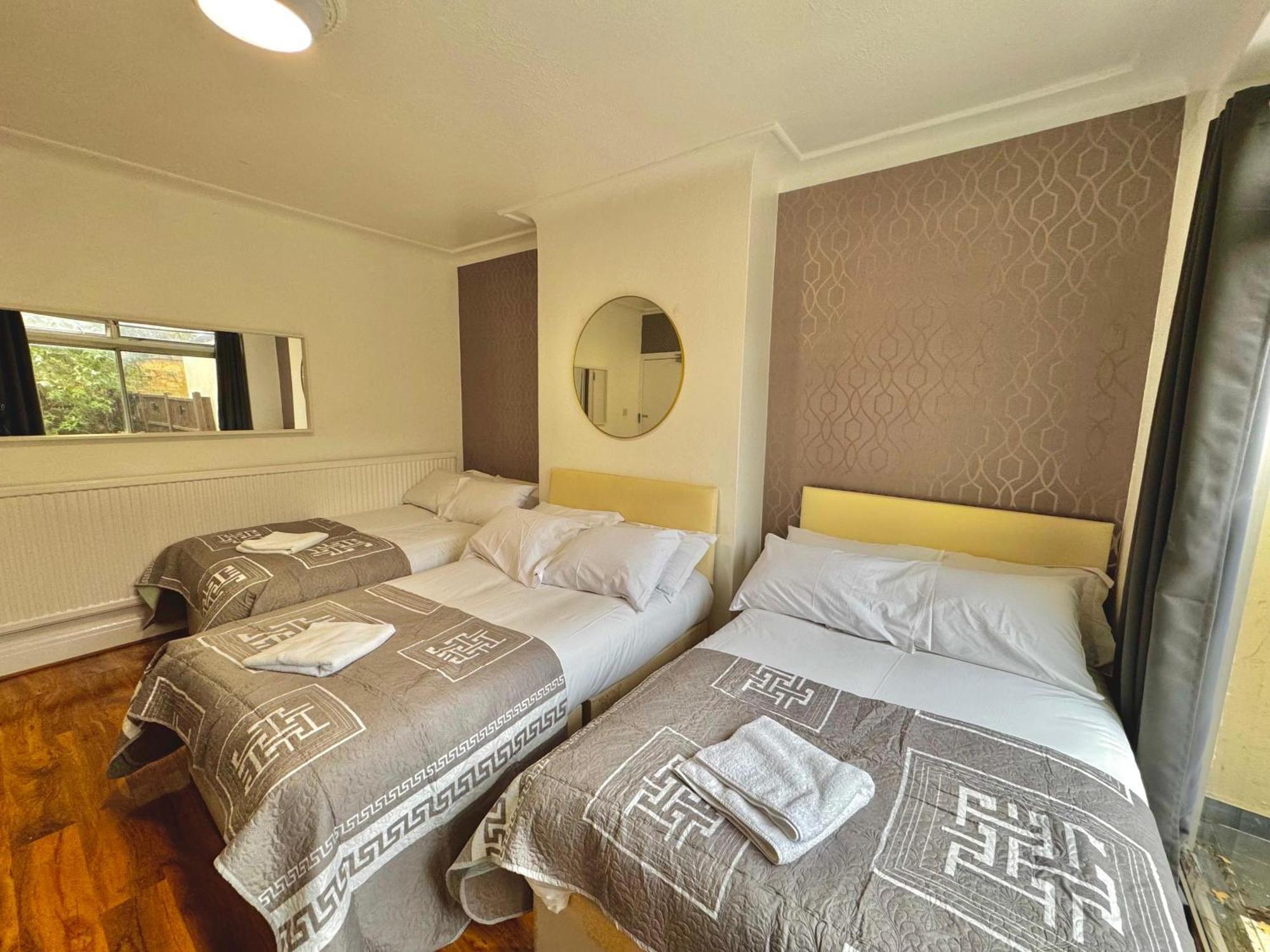 Twin Tower Hotel 런던 외부 사진