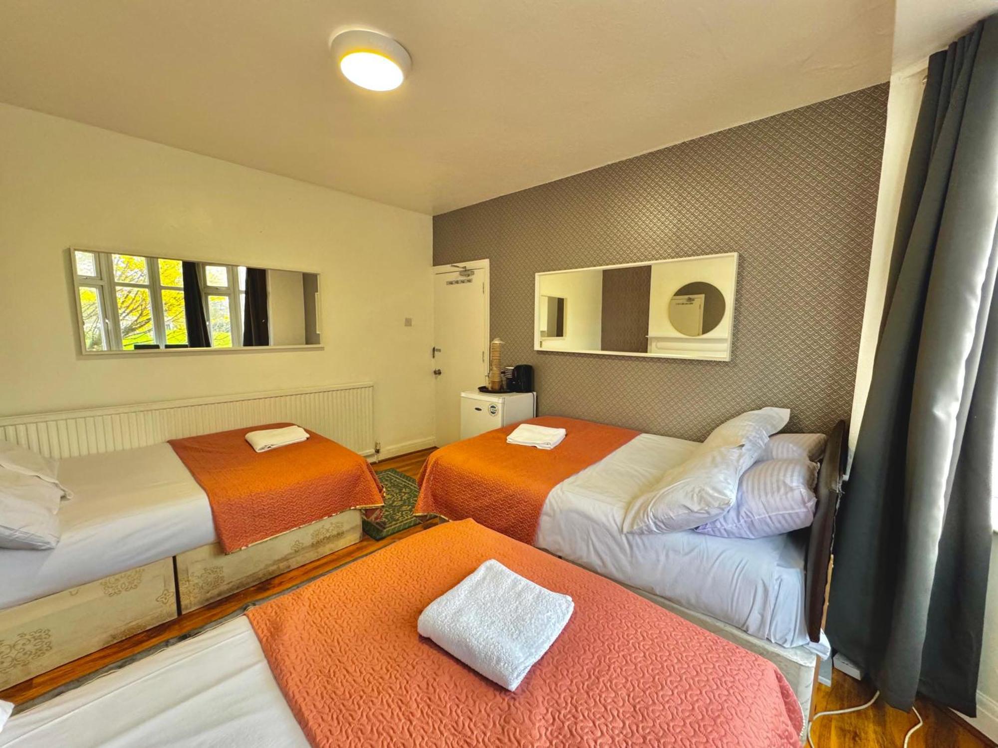 Twin Tower Hotel 런던 외부 사진