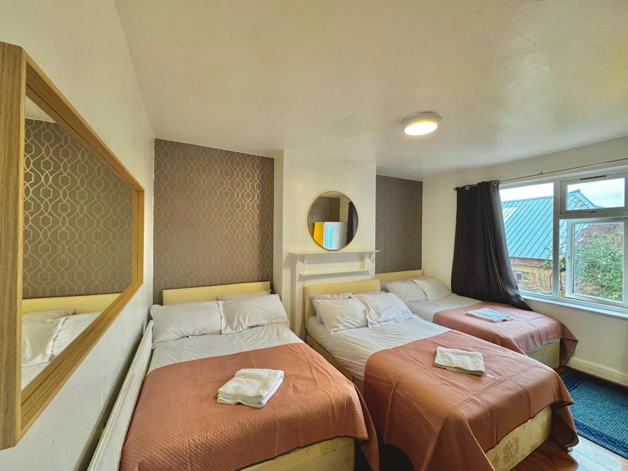 Twin Tower Hotel 런던 외부 사진